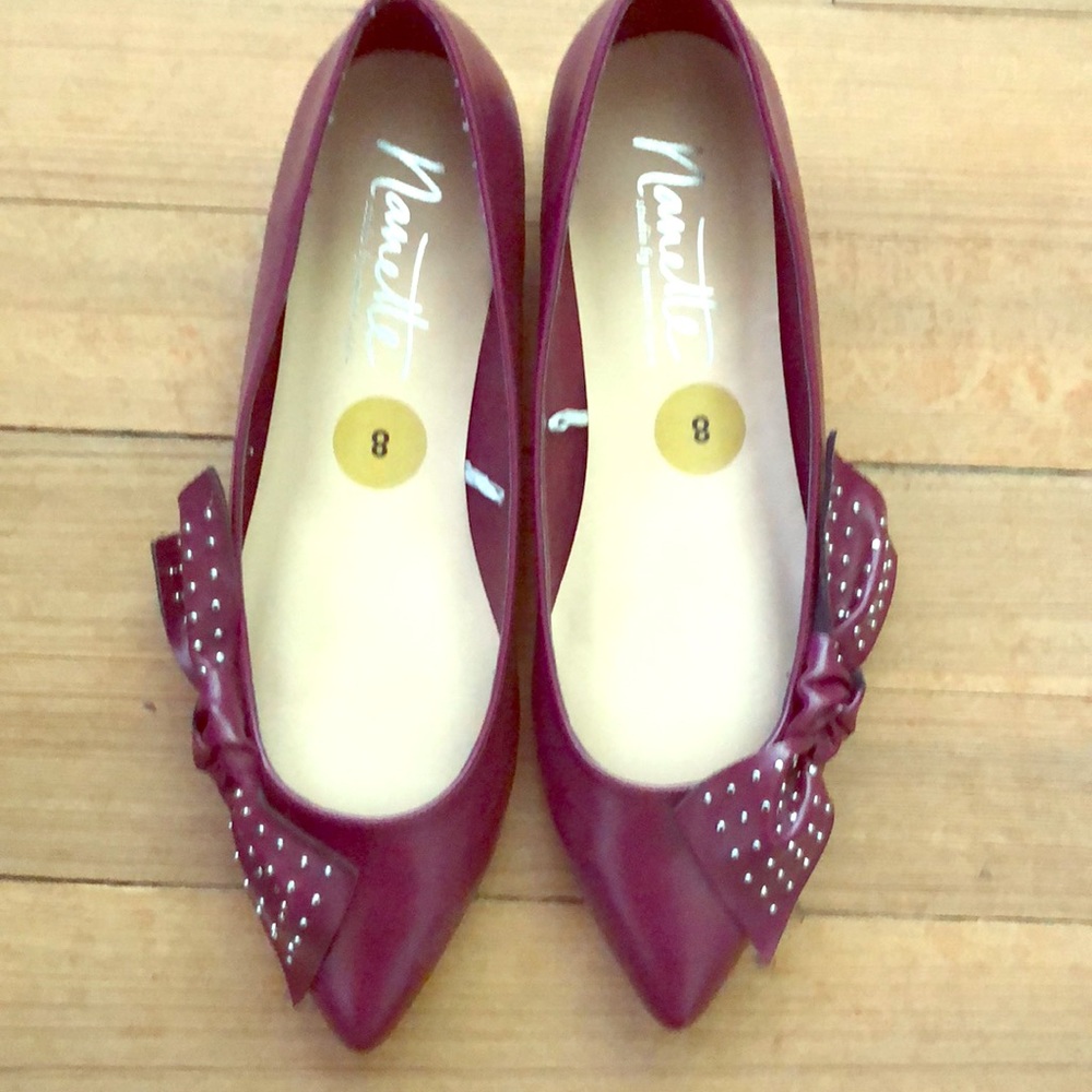 Plum bow studded flats